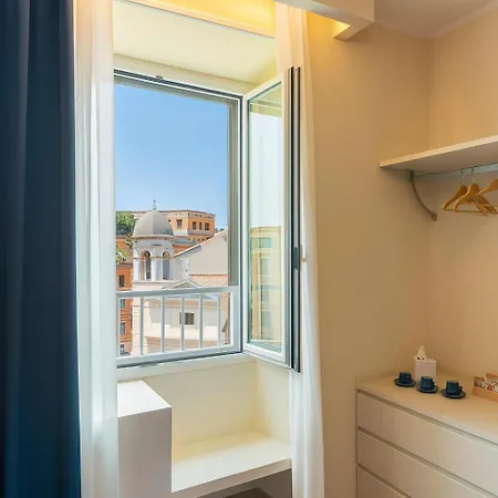 Termini Luxury 12 Beds *